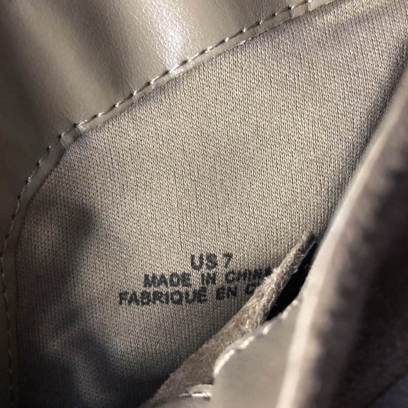 American Eagle Suede Lace-up bootie with wooden heel size 7 - Picture 4 of 5